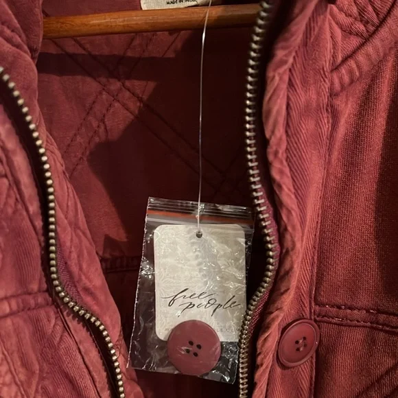Free People Juno Quilted Jacket in Port color Sz Medium NEW - Picture 12 of 15